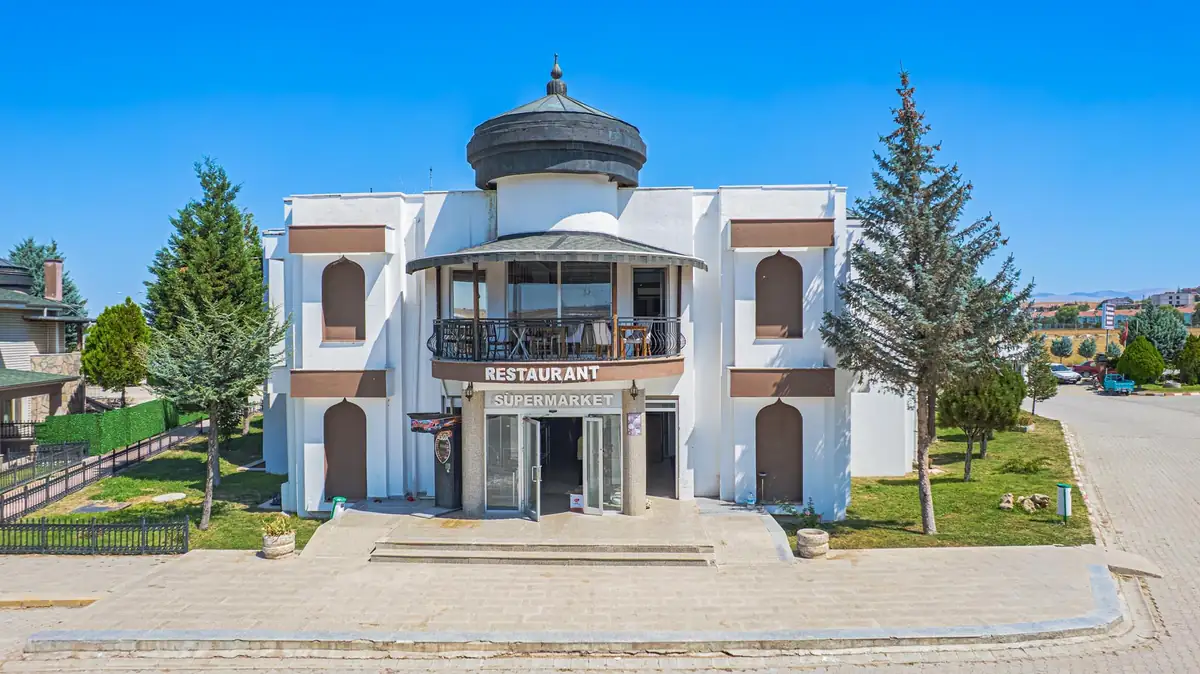 Royal Termal Villa yerleşkesinin panoramik görünümü