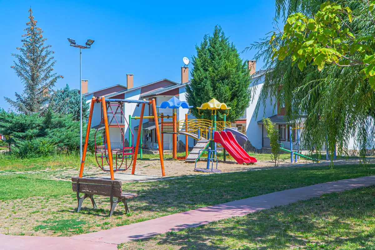 Royal Termal Villa dış görünümü ve bahçesi