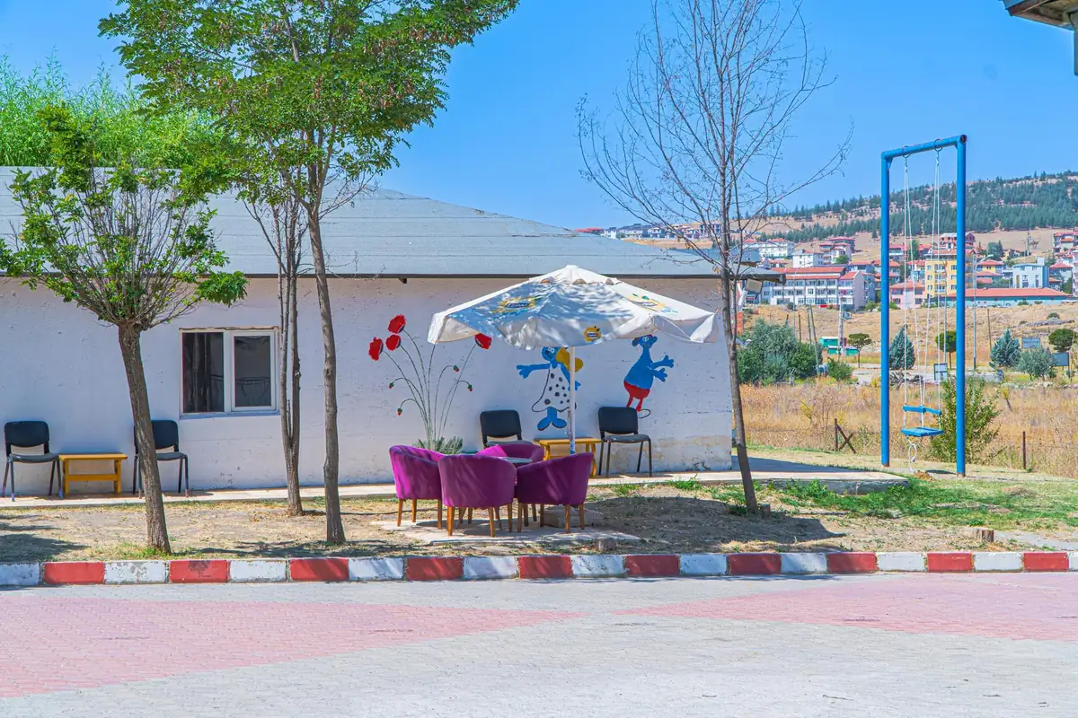 Royal Termal Villa dış görünümü ve bahçesi
