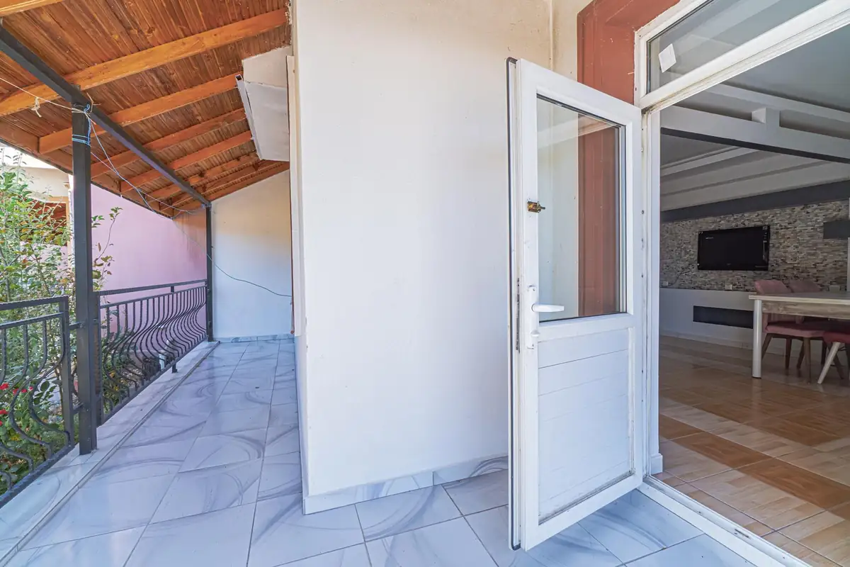 Royal Termal Villa dış görünümü ve bahçesi