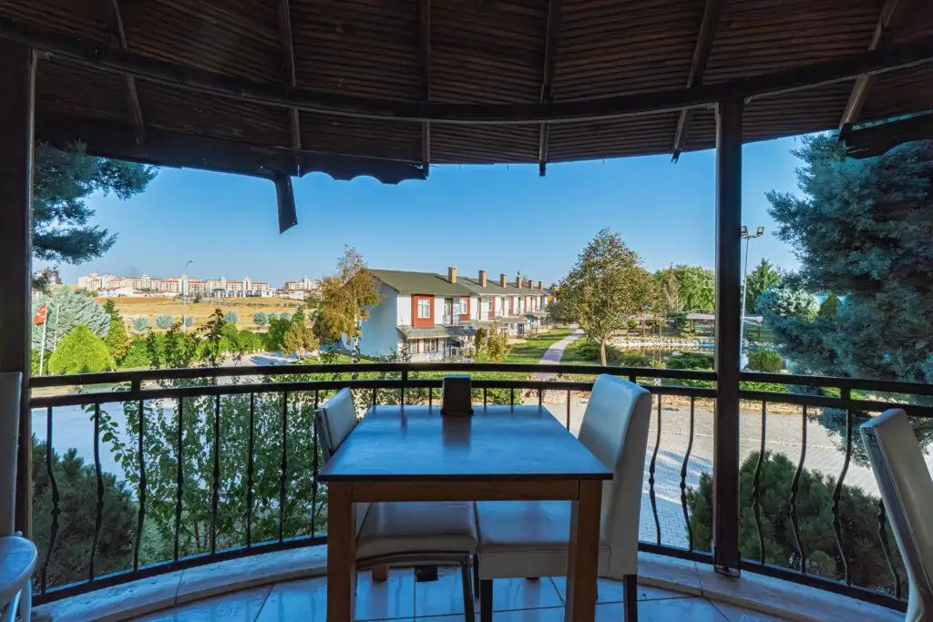 Royal Termal Villa dış görünümü ve bahçesi