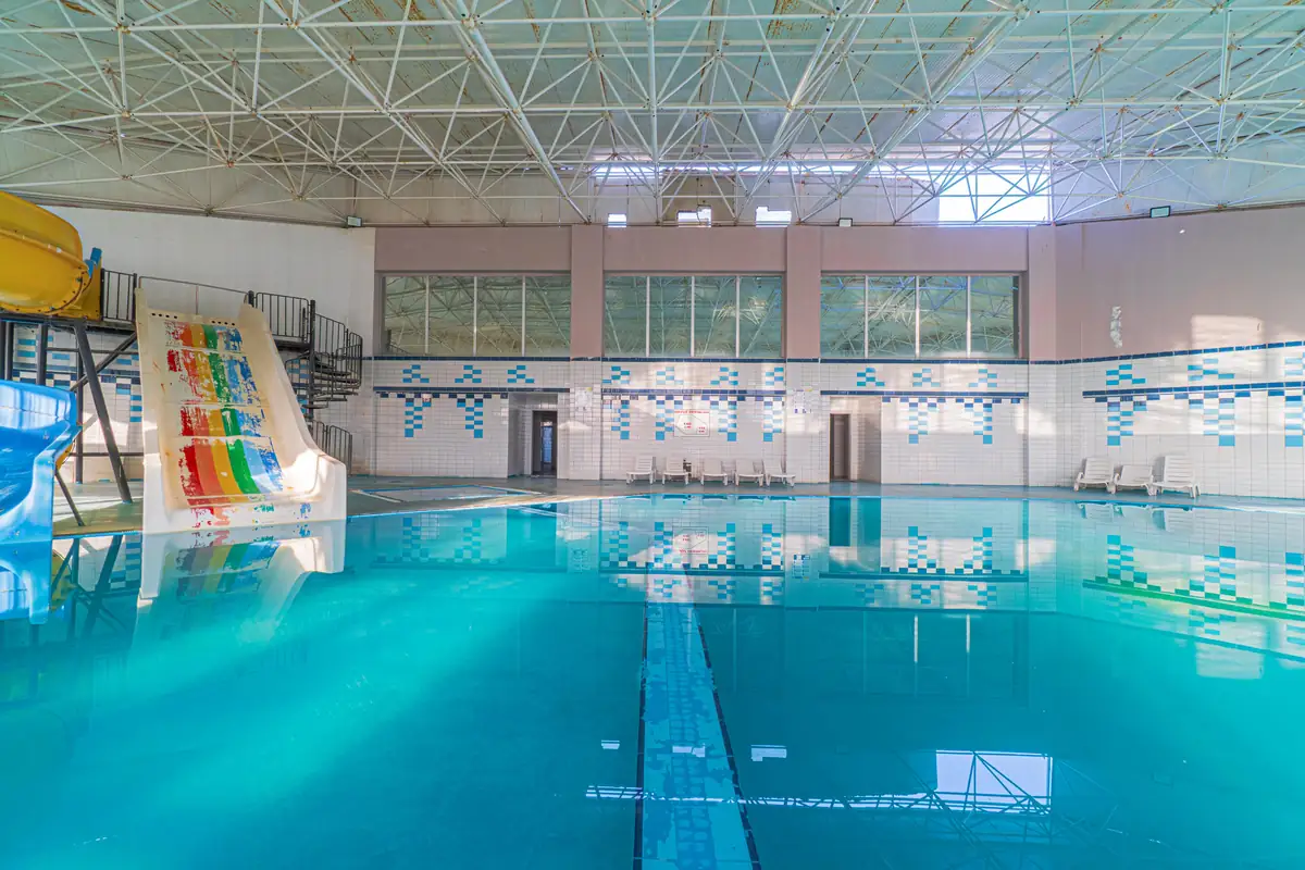 Royal Termal Villa kapalı kaydıraklı havuzu — 1. fotoğraf